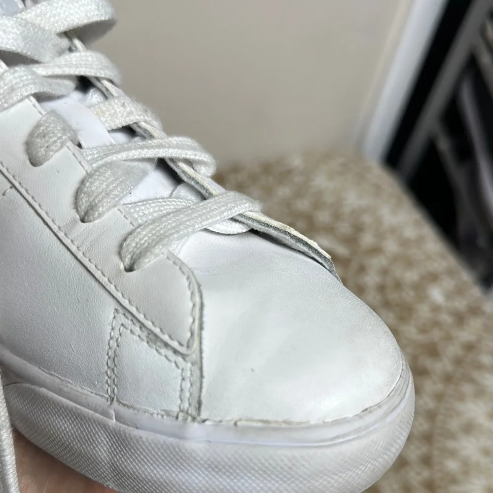 Nike White Athletic Shoes Classic Design - Picture 5 of 15